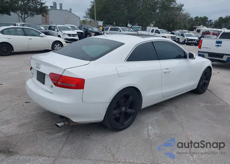 2010 Audi A5 3.2 Premium Plus z USA, uszkodzony, nr VIN WAUCKAFR3AA073018